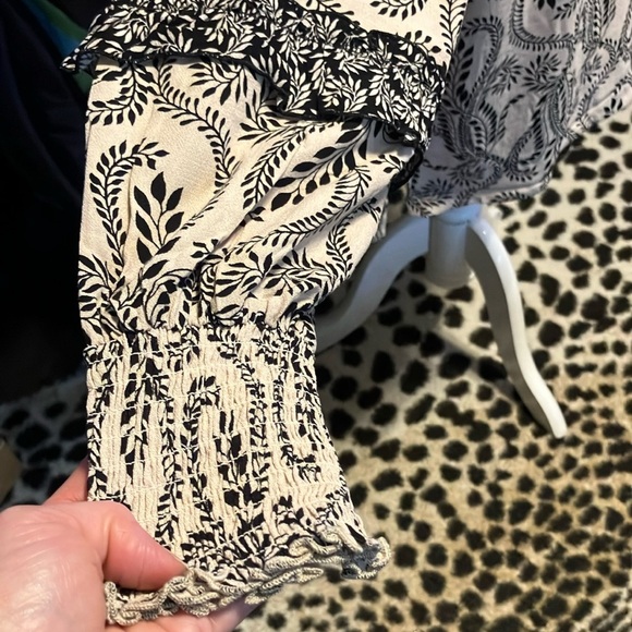 City Chic “Dreamweaver” floral botanical print blouse size 14 - Picture 8 of 10